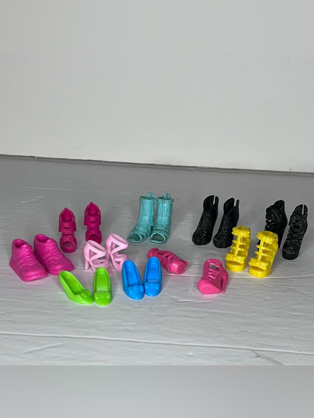 Barbie Fashion Doll Shoes High Heels Sneakers lot of 10 pairs Lot F